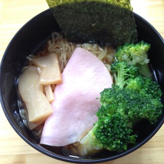 ブロッコリーとハムしゃぶde醤油ラーメン♪